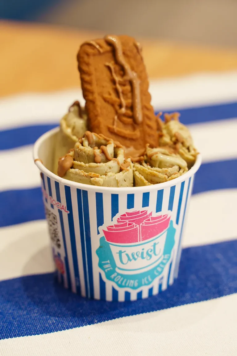 Ice Roll artigianali Twist The Rolling Ice Cream – Ice Roll e Fluffy Pancake nel Salento